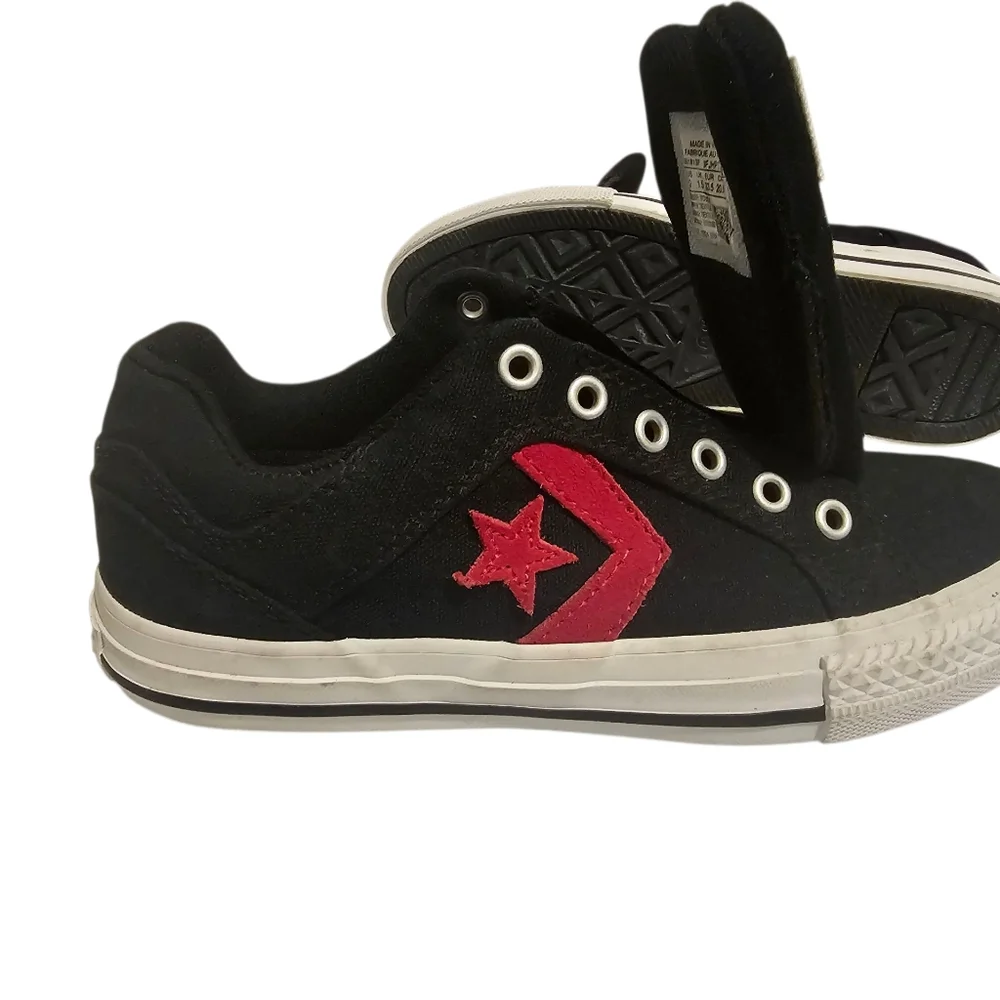 Converse All‎ Star Youth Size 2- Black Sneakers with Pink Star